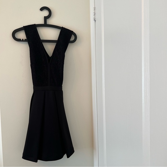 Black womens XS evening dress new with tags perfect condition - Picture 5 of 6